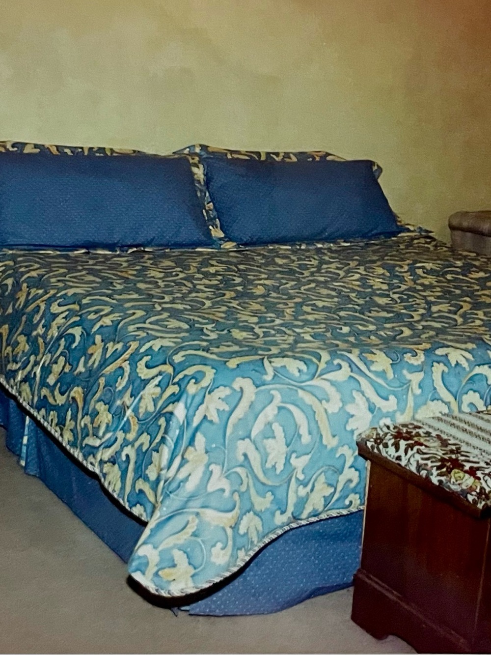 Blue Decorative Damask duvet cover and shams - Homemade No Skirt